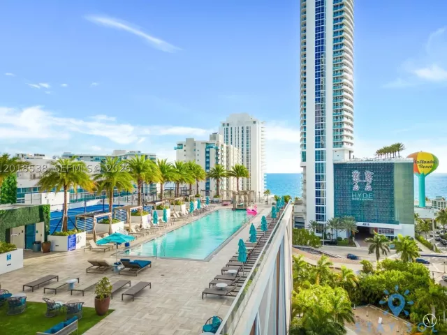 3-bedroom condo for sale in Hollywood - 4010 S Ocean Dr R2708 - MondialRealty