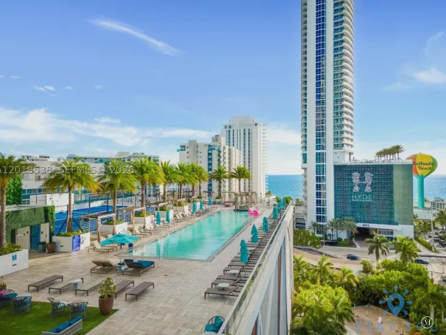 3-bedroom condo for sale in Hollywood - 4010 S Ocean Dr R2708 - MondialRealty