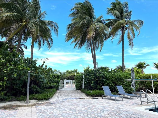 1-bedroom condo for rent in Miami Beach - 6515 Collins Ave 1801 - MondialRealty