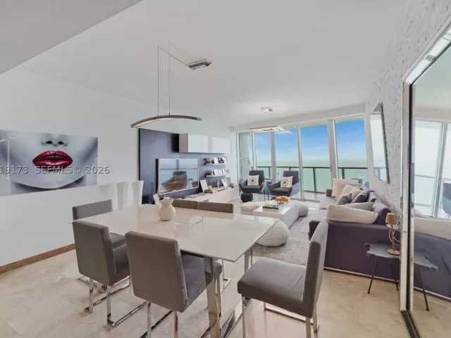 3-bedroom condo for sale in Sunny Isles Beach - 17001 Collins Ave 2805 - MondialRealty