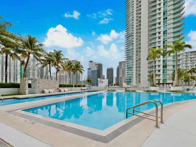 2-bedroom condo for rent in Miami - 90 SW 3rd St 3109 - MondialRealty