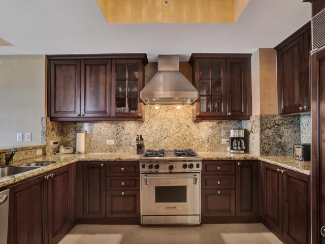 3-bedroom condo for sale in Sunny Isles Beach - 17875 Collins Avenue Apt 3103 - MondialRealty