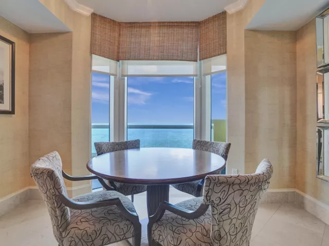 3-bedroom condo for sale in Sunny Isles Beach - 17875 Collins Avenue Apt 3103 - MondialRealty