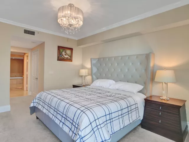 3-bedroom condo for sale in Sunny Isles Beach - 17875 Collins Avenue Apt 3103 - MondialRealty