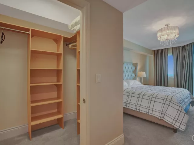 3-bedroom condo for sale in Sunny Isles Beach - 17875 Collins Avenue Apt 3103 - MondialRealty