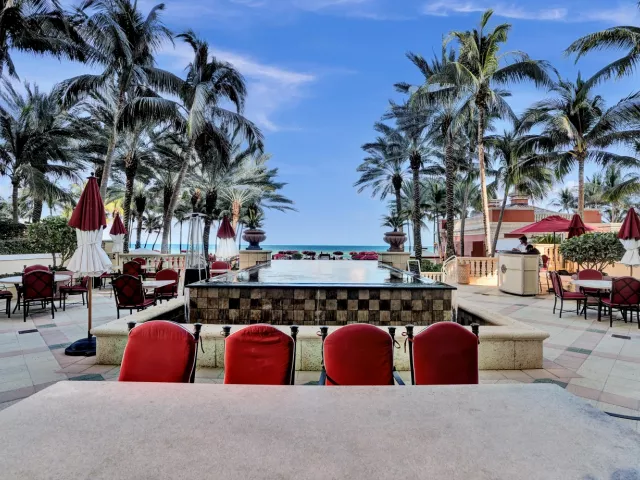 3-bedroom condo for sale in Sunny Isles Beach - 17875 Collins Avenue Apt 3103 - MondialRealty
