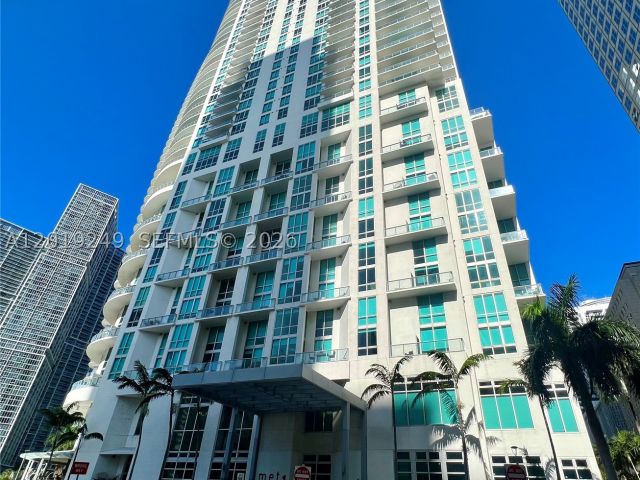 2-bedroom condo for sale in Miami - 300 S Biscayne Blvd 2606 - MondialRealty