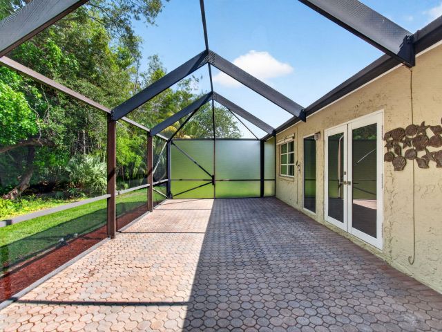 3-bedroom home for sale in Boca Raton - 201 Del Rio Boulevard - MondialRealty