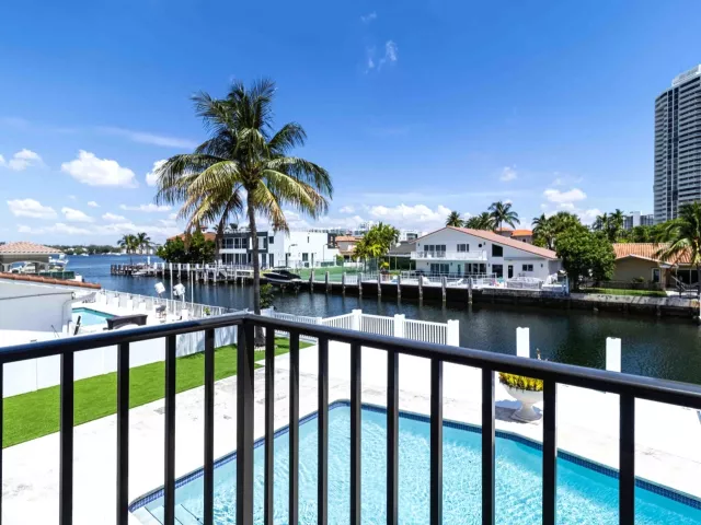 4-bedroom home for sale in North Miami Beach - 3341 NE 170th Street - MondialRealty