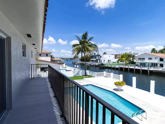 4-bedroom home for sale in North Miami Beach - 3341 NE 170th Street - MondialRealty