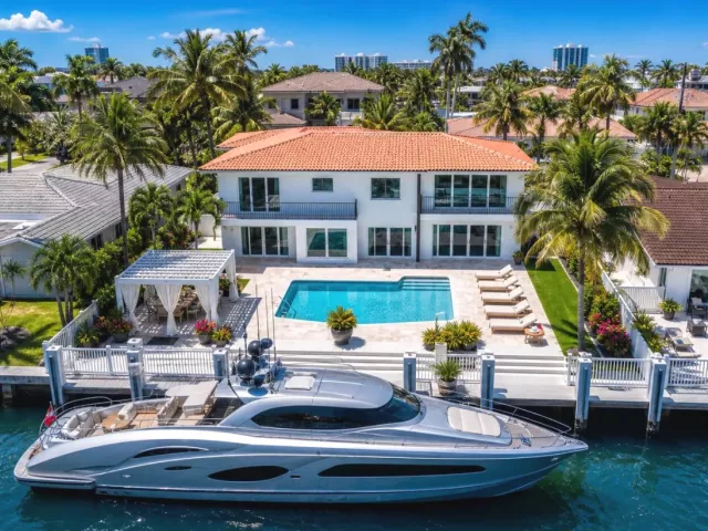 4-bedroom home for sale in North Miami Beach - 3341 NE 170th Street - MondialRealty