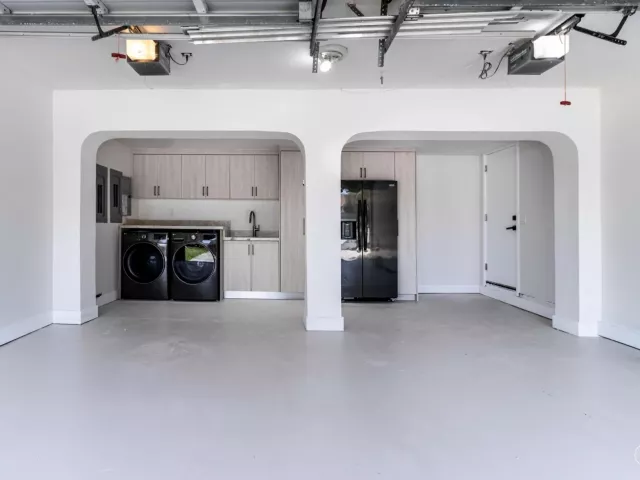 4-bedroom home for sale in North Miami Beach - 3341 NE 170th Street - MondialRealty