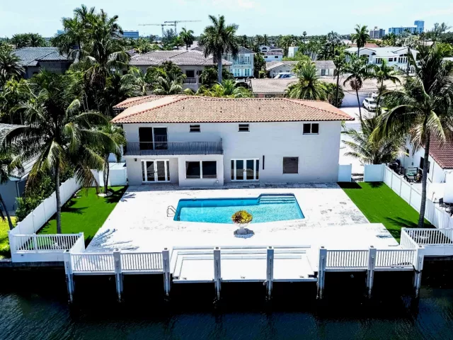 4-bedroom home for sale in North Miami Beach - 3341 NE 170th Street - MondialRealty