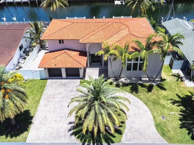4-bedroom home for sale in North Miami Beach - 3341 NE 170th Street - MondialRealty