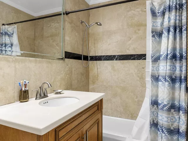 3-bedroom home for sale in Hollywood - 321 N 72nd Terrace - MondialRealty