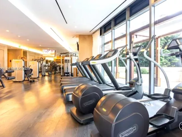 1-bedroom condo for rent in Miami - 801 S Miami Ave 1703 - MondialRealty