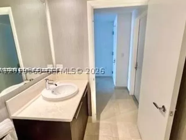 1-bedroom condo for rent in Sunny Isles Beach - 17121 Collins Ave 1003 - MondialRealty