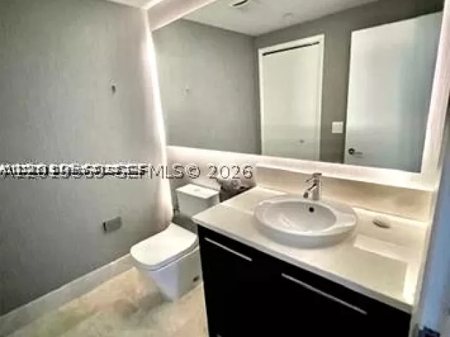 1-bedroom condo for rent in Sunny Isles Beach - 17121 Collins Ave 1003 - MondialRealty