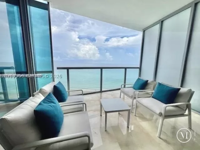 1-bedroom condo for rent in Sunny Isles Beach - 17121 Collins Ave 1003 - MondialRealty