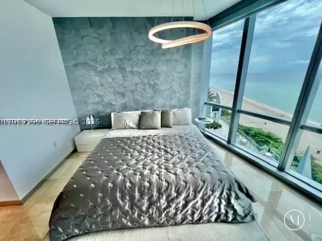 1-bedroom condo for rent in Sunny Isles Beach - 17121 Collins Ave 1003 - MondialRealty