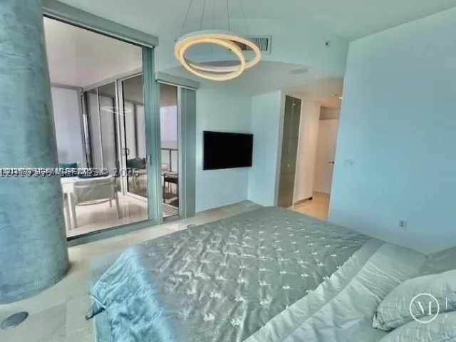 1-bedroom condo for rent in Sunny Isles Beach - 17121 Collins Ave 1003 - MondialRealty