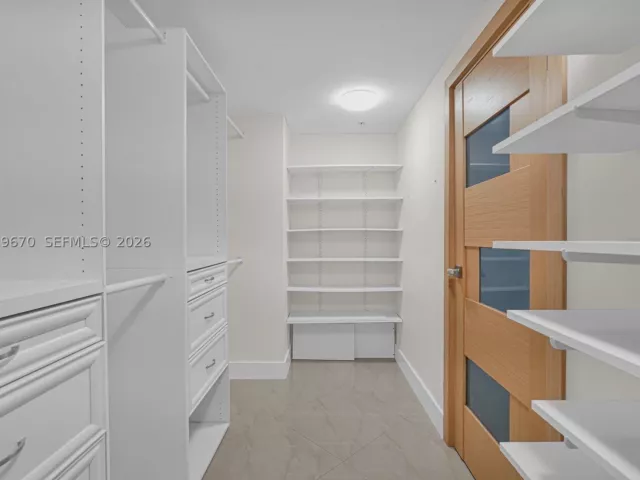 3-bedroom condo for rent in Hollywood - 3001 S Ocean Dr 1611 - MondialRealty