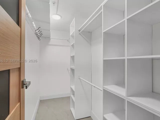 3-bedroom condo for rent in Hollywood - 3001 S Ocean Dr 1611 - MondialRealty
