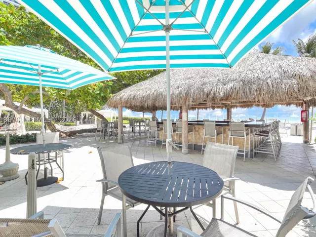 3-bedroom condo for rent in Hollywood - 3001 S Ocean Dr 1611 - MondialRealty