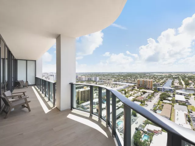 3-bedroom condo for rent in Pompano Beach - 900 N Ocean Boulevard Mph04 - MondialRealty