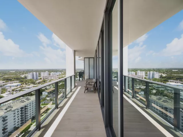 3-bedroom condo for rent in Pompano Beach - 900 N Ocean Boulevard Mph04 - MondialRealty