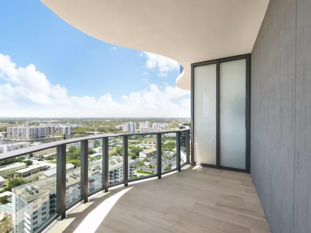 3-bedroom condo for rent in Pompano Beach - 900 N Ocean Boulevard Mph04 - MondialRealty