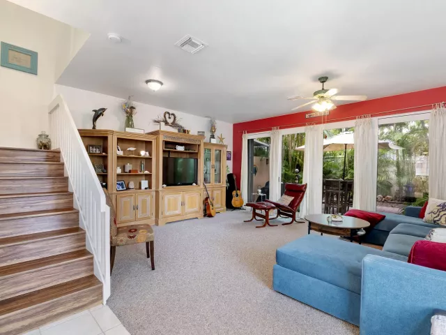 3-bedroom home for sale in Deerfield Beach - 1950 Ne 7th St 105 - MondialRealty