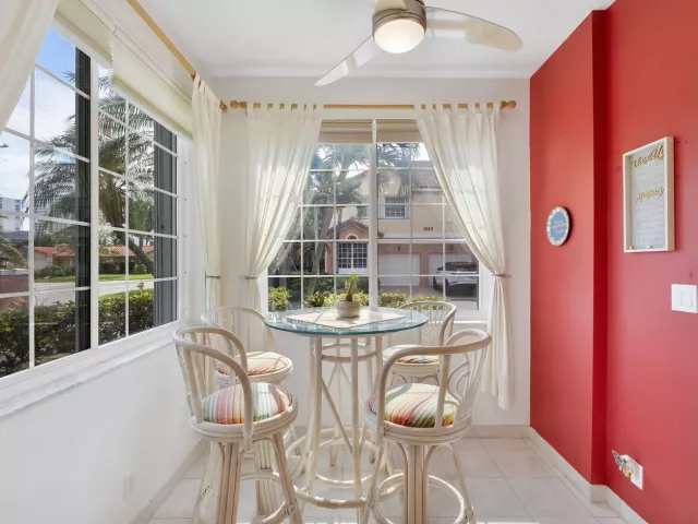 3-bedroom home for sale in Deerfield Beach - 1950 Ne 7th St 105 - MondialRealty