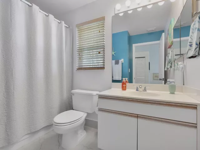 3-bedroom home for sale in Deerfield Beach - 1950 Ne 7th St 105 - MondialRealty