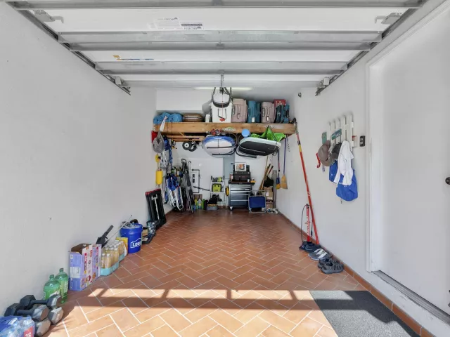 3-bedroom home for sale in Deerfield Beach - 1950 Ne 7th St 105 - MondialRealty