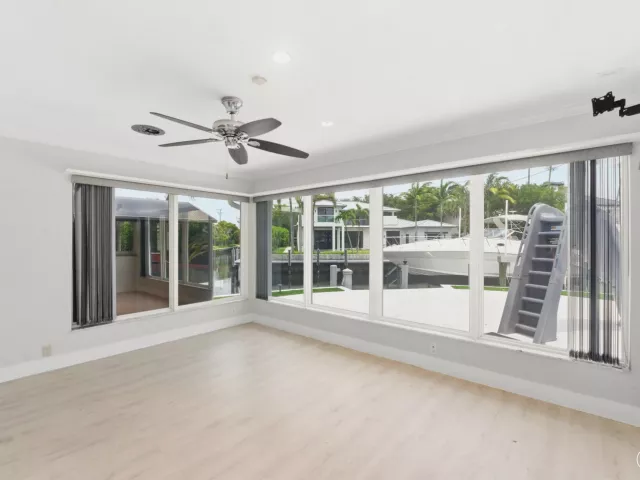 4-bedroom home for sale in Fort Lauderdale - 5900 Bayview Drive - MondialRealty