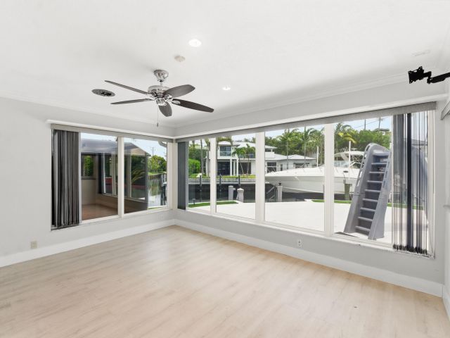 4-bedroom home for sale in Fort Lauderdale - 5900 Bayview Drive - MondialRealty