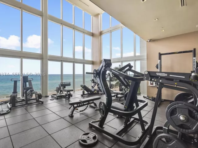 1-bedroom condo for sale in Hallandale Beach - 1830 S Ocean Dr 2705 - MondialRealty