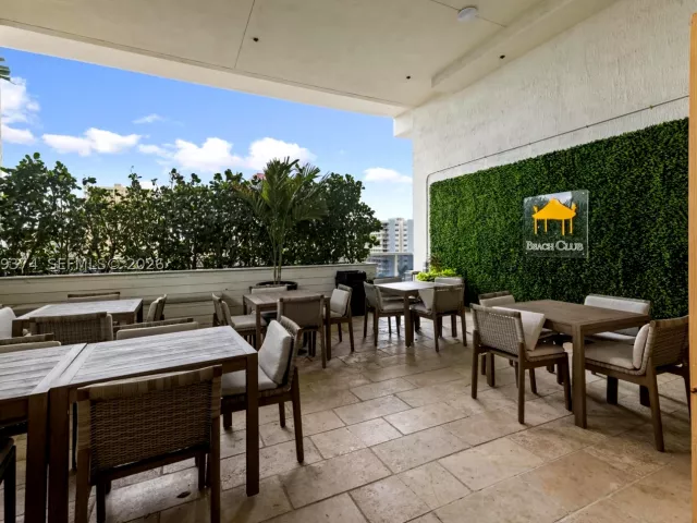 1-bedroom condo for sale in Hallandale Beach - 1830 S Ocean Dr 2705 - MondialRealty