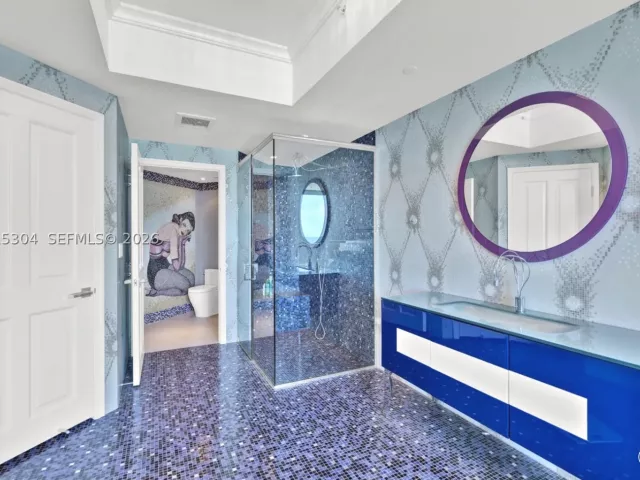 4-bedroom condo for sale in Sunny Isles Beach - 17875 Collins Ave 1101 - MondialRealty