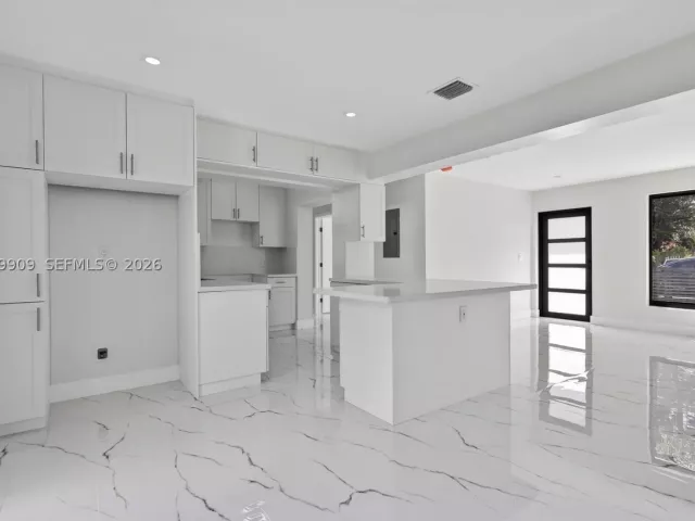 3-bedroom home for sale in Miami - 53 NW 68th St - MondialRealty