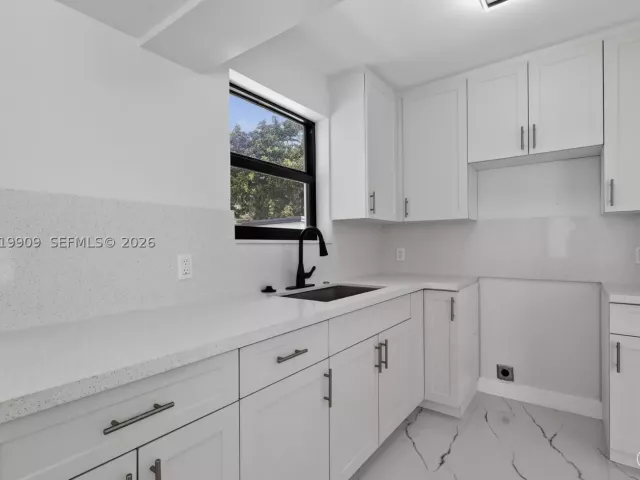 3-bedroom home for sale in Miami - 53 NW 68th St - MondialRealty