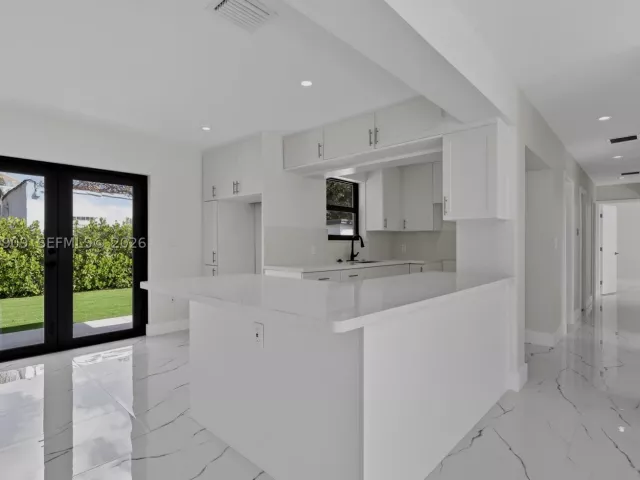 3-bedroom home for sale in Miami - 53 NW 68th St - MondialRealty