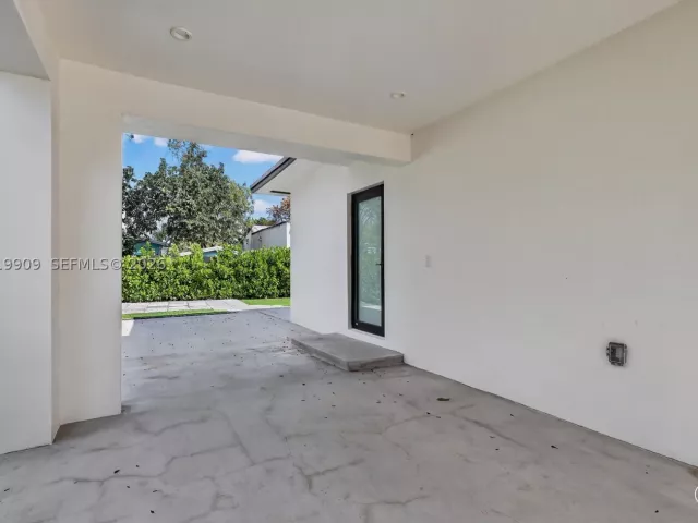 3-bedroom home for sale in Miami - 53 NW 68th St - MondialRealty
