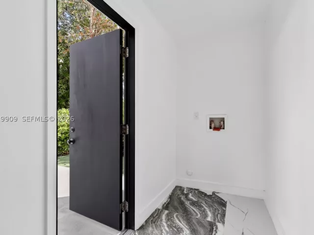 3-bedroom home for sale in Miami - 53 NW 68th St - MondialRealty
