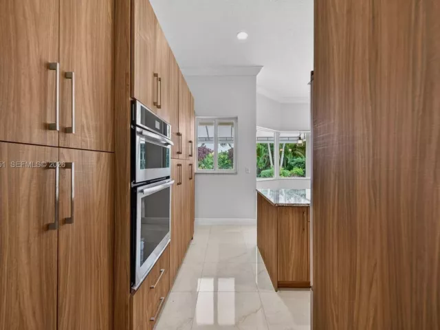 5-bedroom home for sale in Miami - 9474 SW 125th Ter - MondialRealty