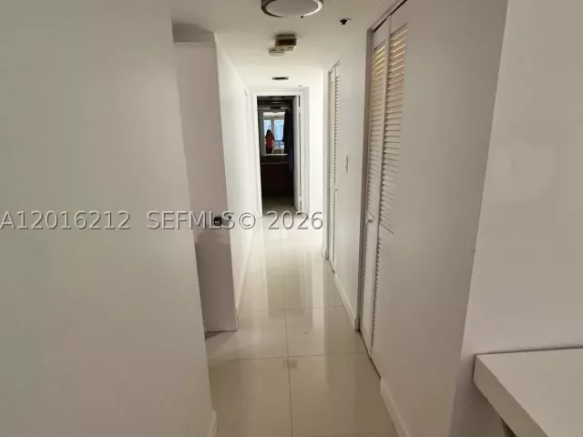 1-bedroom condo for rent in Miami - 1717 N Bayshore Dr A-2453 - MondialRealty