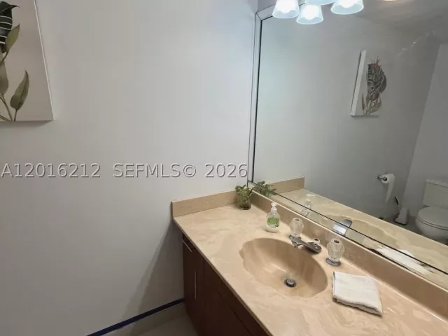 1-bedroom condo for rent in Miami - 1717 N Bayshore Dr A-2453 - MondialRealty