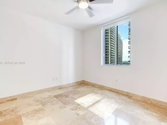 2-bedroom condo for rent in Miami - 1050 Brickell Ave 2320 - MondialRealty