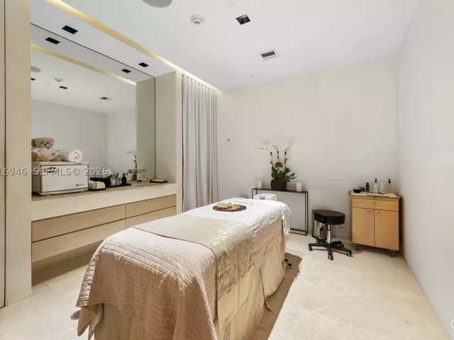 2-bedroom condo for sale in Bal Harbour - 10201 Collins Ave 1806 - MondialRealty